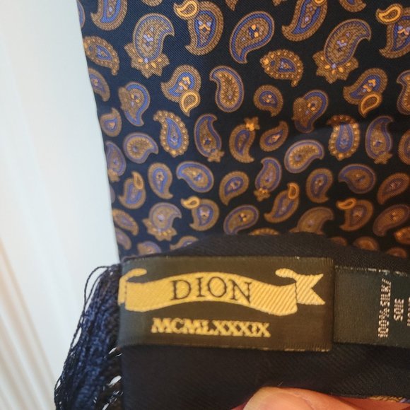 NWOT Dion 100% Silk Scarf - Picture 4 of 12